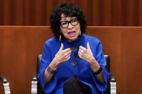 Supreme Court Judge Questions Whether Americans Understand the Distinction Between Leaders and Kings